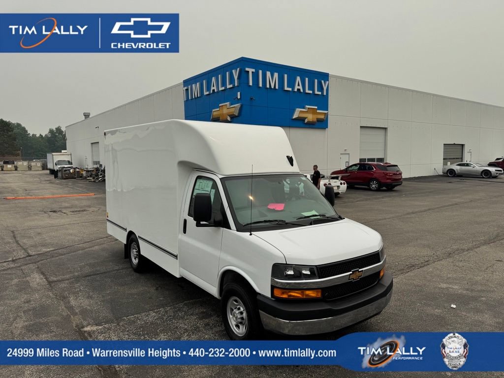 New 2026 Chevrolet Express 3500 w/ Power Convenience Package