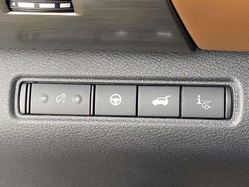 Used 2023 Nissan Pathfinder Platinum AWD/4WD image 24