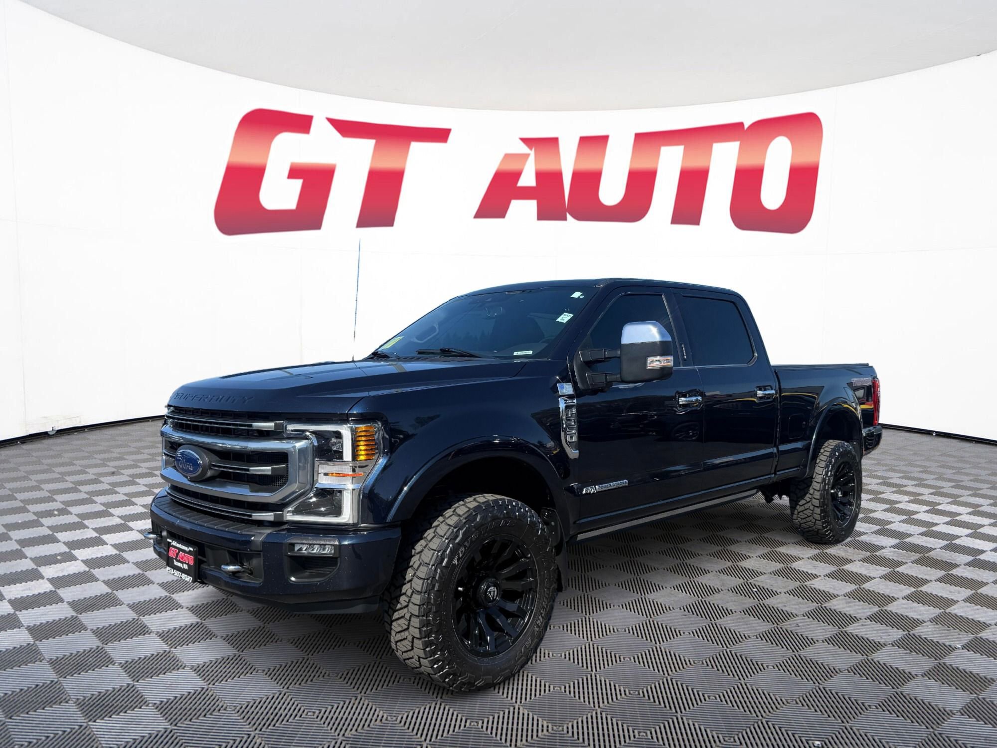 Used 2021 Ford F350 Platinum w/ Tremor Off-Road Package AWD/4WD image 2