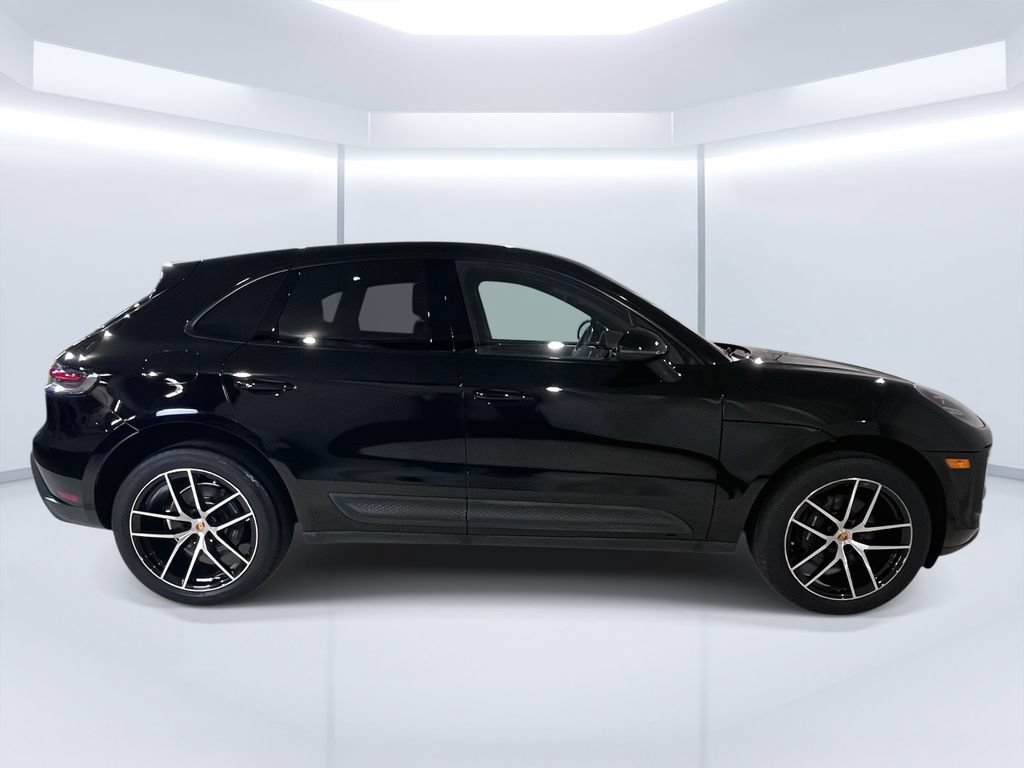 Certified 2023 Porsche Macan AWD/4WD image 8