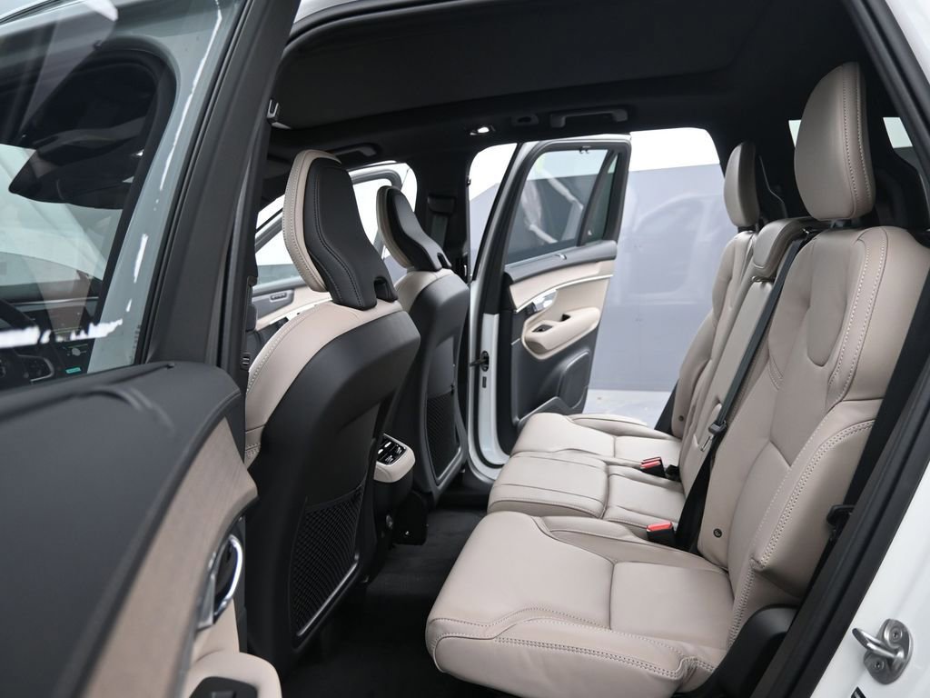 New 2026 Volvo XC90 B6 Ultra w/ Protection Package image 21