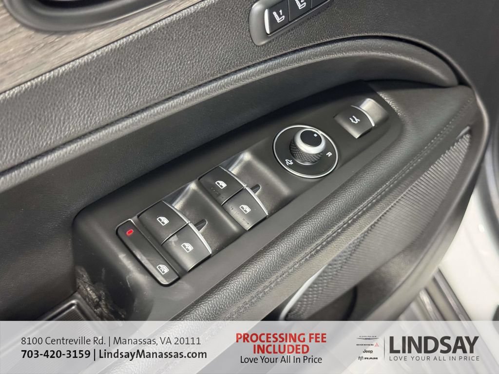Used 2023 Alfa Romeo Stelvio Ti AWD/4WD image 30