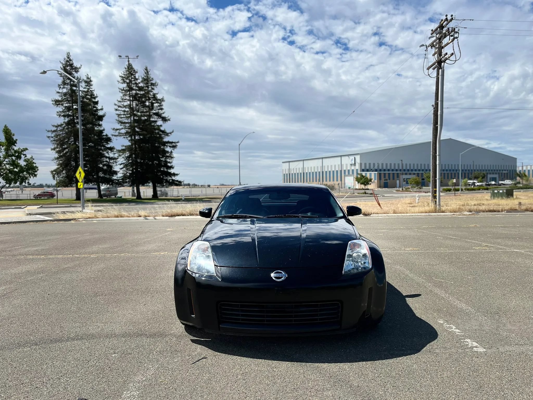 Used 2005 Nissan 350Z 35th Anniversary Edition w/ (N93) Cargo Convenience Pkg RWD image 2