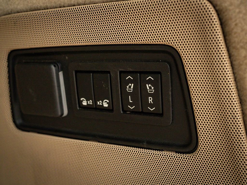 Used 2021 Cadillac Escalade ESV Premium Luxury image 25