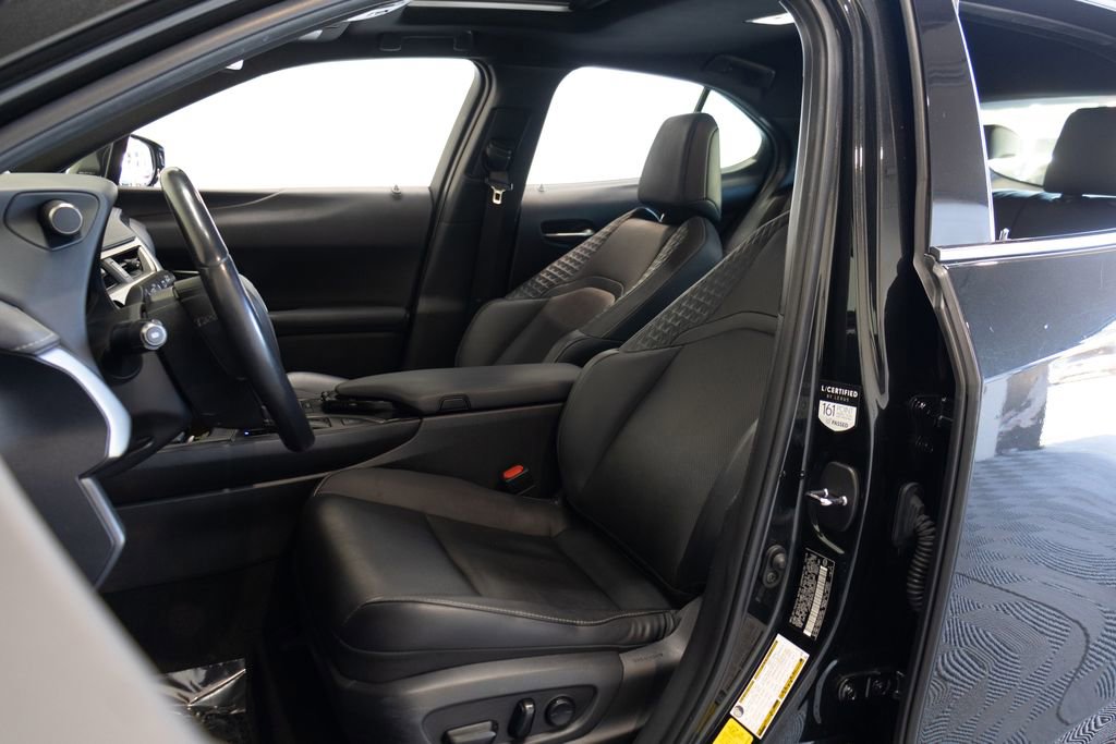 Used 2020 Lexus UX 200 w/ Premium Package FWD image 18