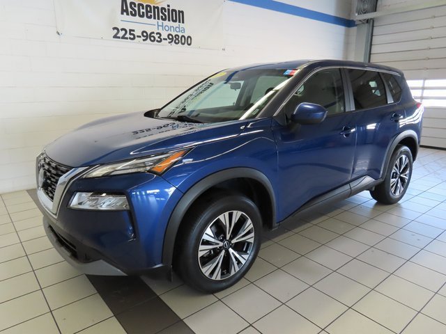 Used 2023 Nissan Rogue SV image 2