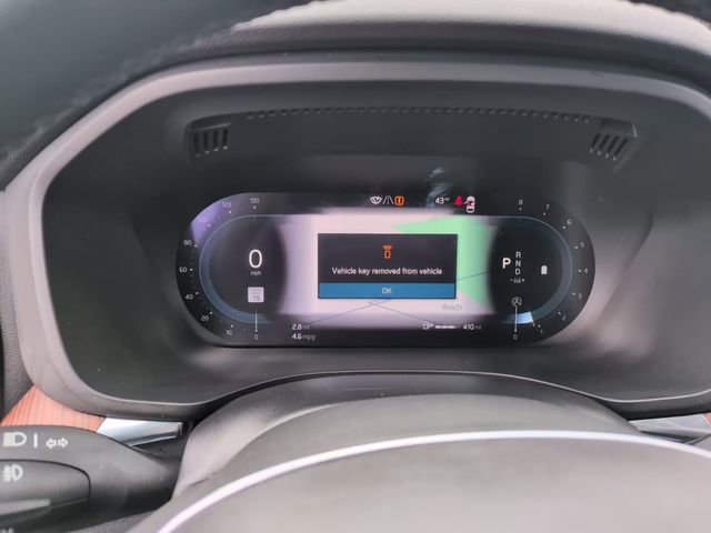 Used 2024 Volvo XC60 B5 Plus image 28