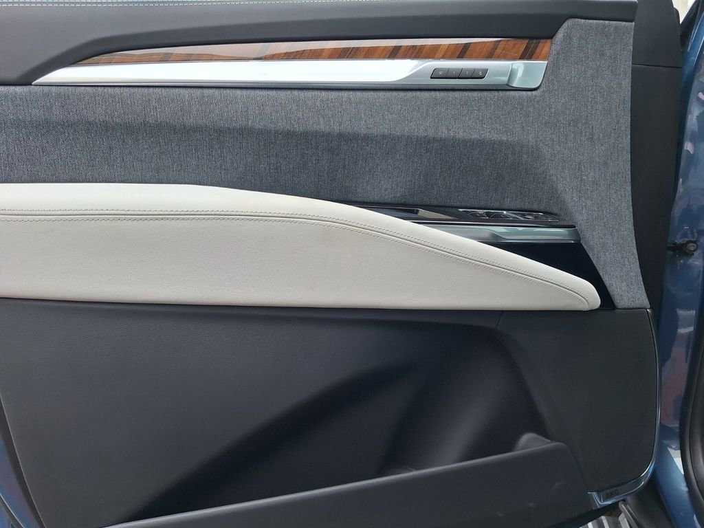 New 2026 Cadillac Escalade Platinum Luxury w/ LPO, Radiant Package image 35