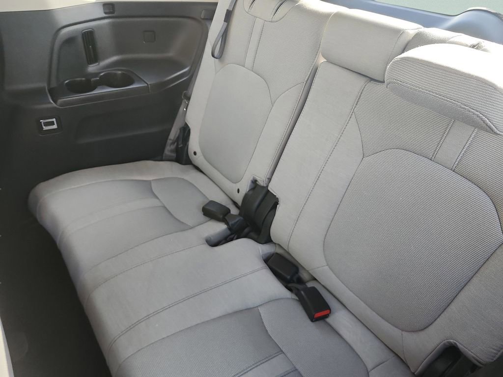 Used 2023 Honda Pilot LX image 34