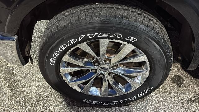 Used 2015 Ford F150 Lariat w/ Equipment Group 502A Luxury image 34