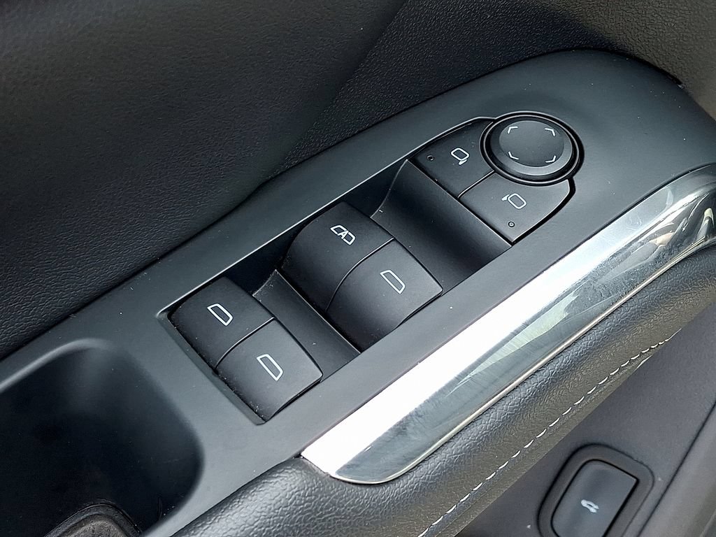 Used 2025 Chevrolet Traverse LT w/ Midnight/Sport Edition AWD/4WD image 15