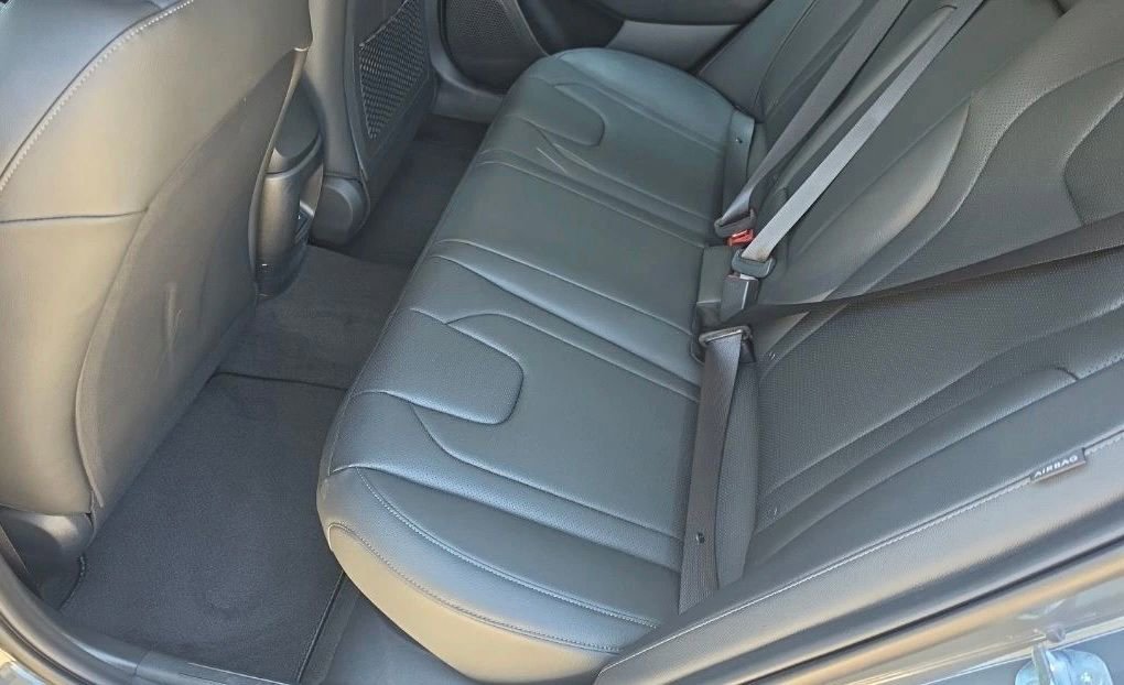 Used 2025 Hyundai Elantra Limited FWD image 13