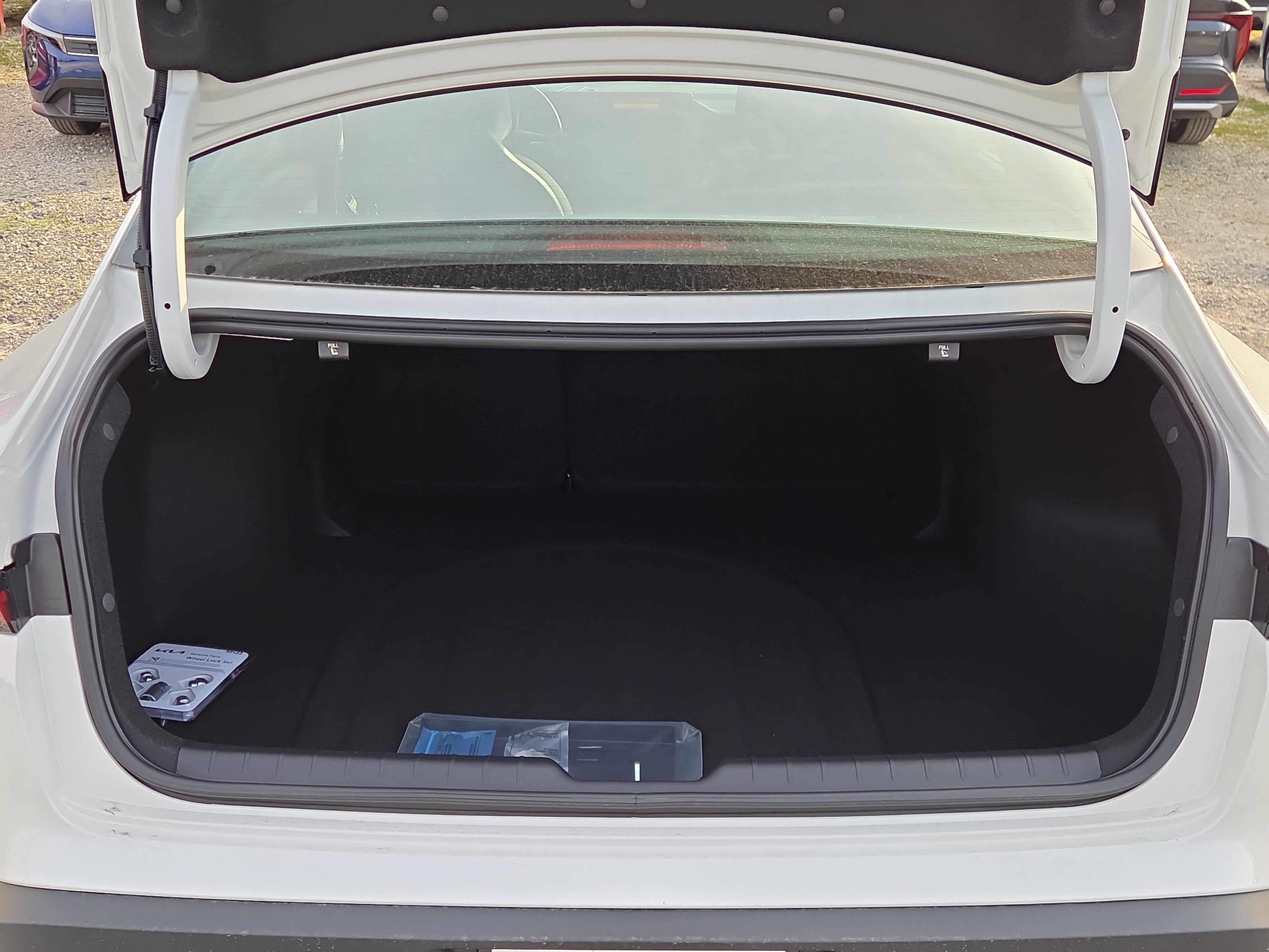 New 2026 Kia K4 LXS image 4