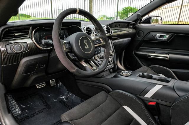 Used 2020 Ford Mustang Shelby GT500 w/ Carbon Fiber Track Pack RWD image 4