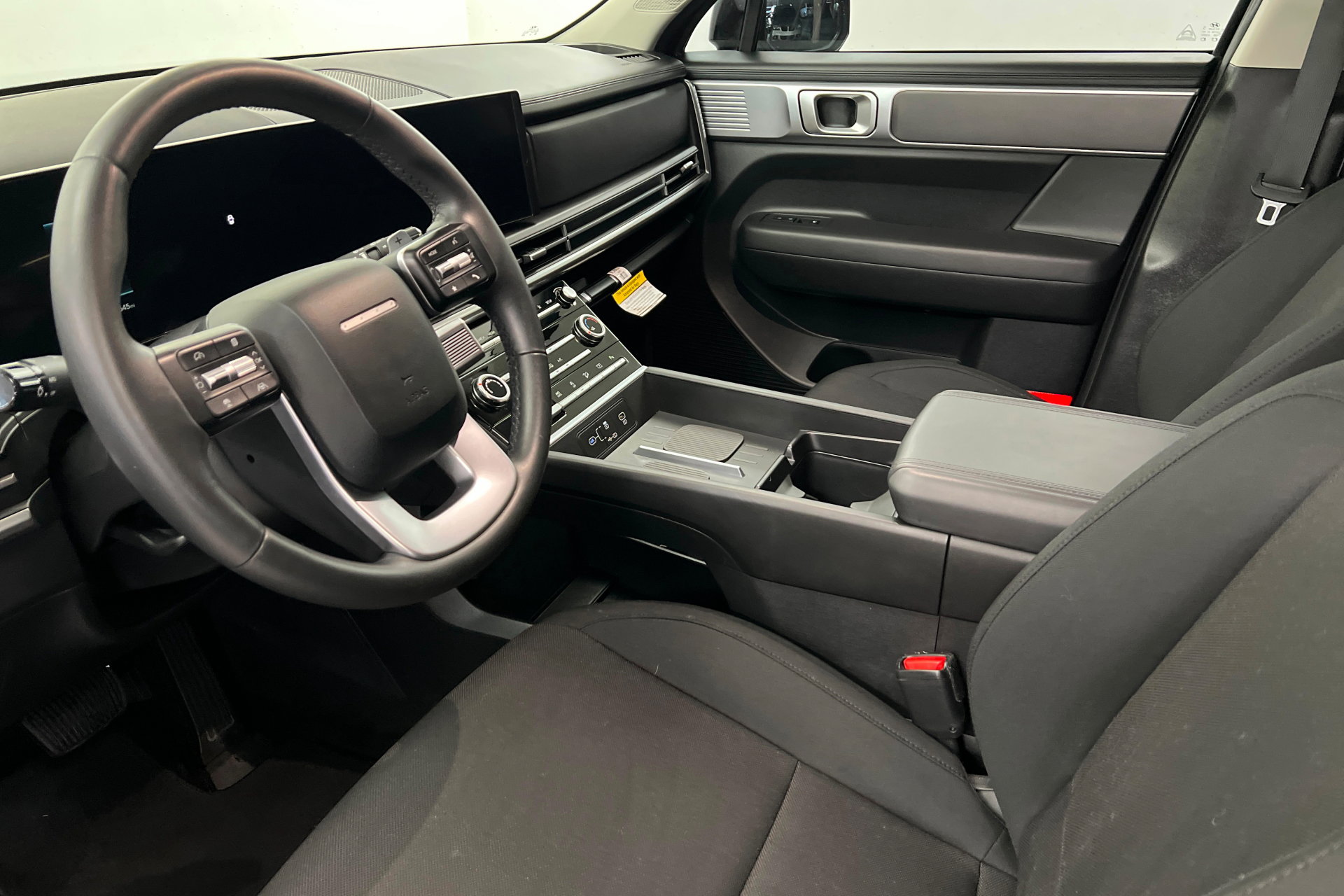 Used 2024 Hyundai Santa Fe SE AWD/4WD image 16