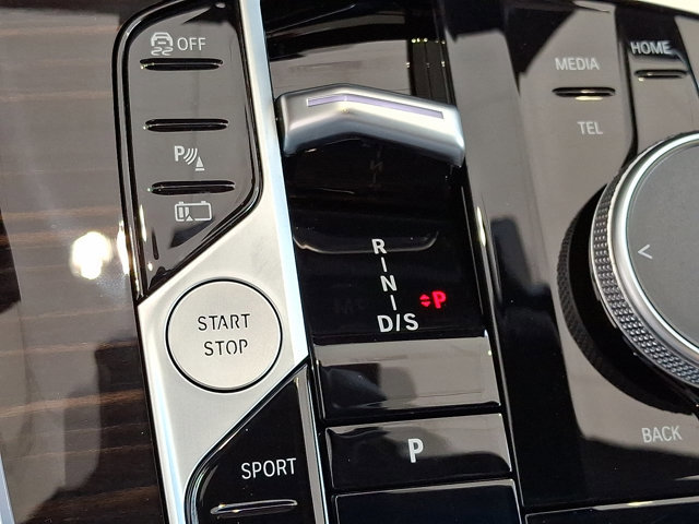 Certified 2025 BMW X5 xDrive50e image 14