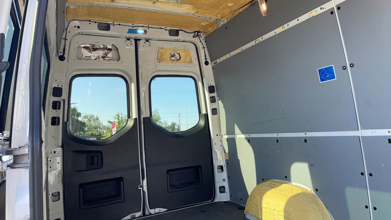 Used 2023 Mercedes-Benz Sprinter 2500 image 38