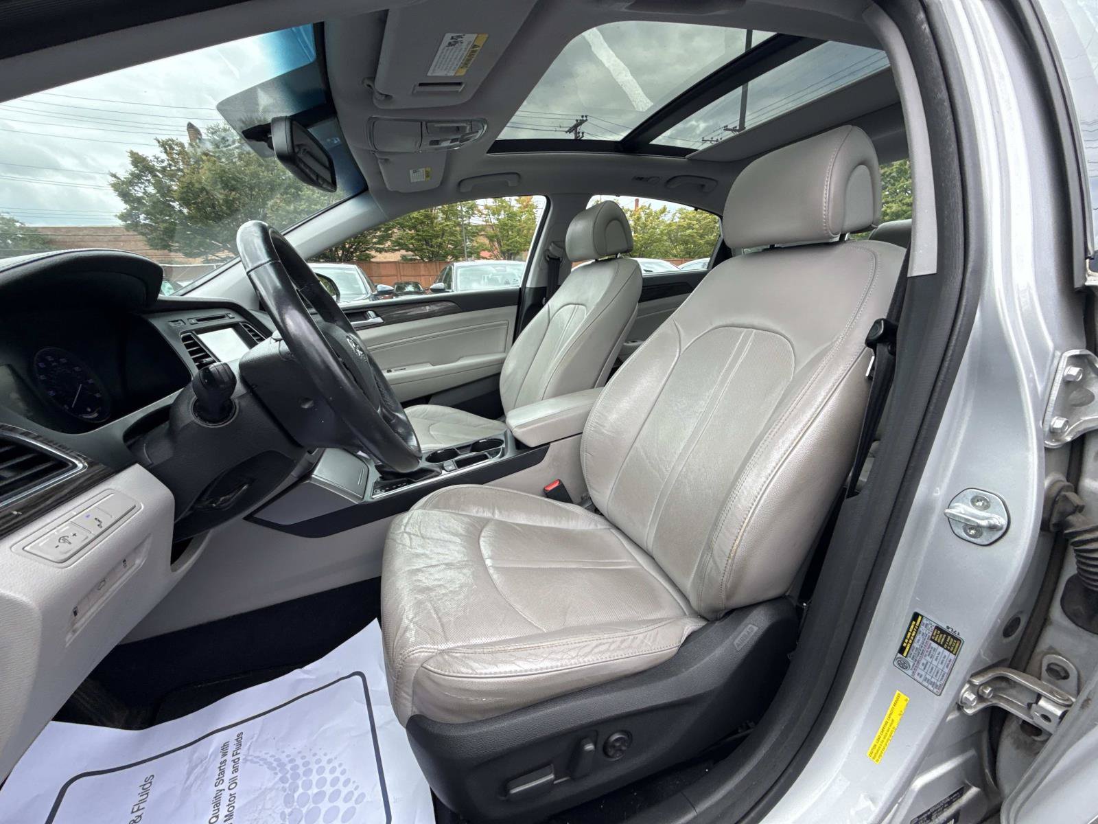 Used 2015 Hyundai Sonata Limited w/ Option Group 05 FWD image 12