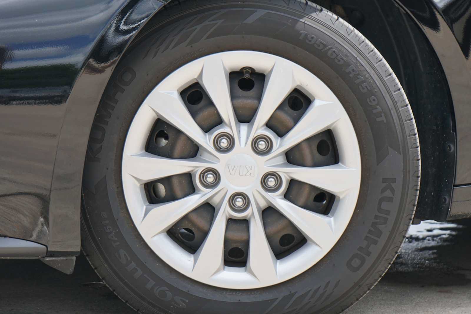 Certified 2021 Kia Forte Sedan FWD image 2