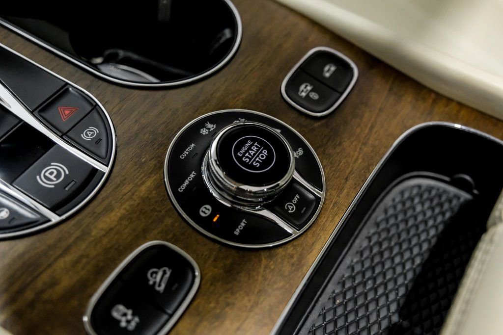 Used 2023 Bentley Bentayga Speed image 18