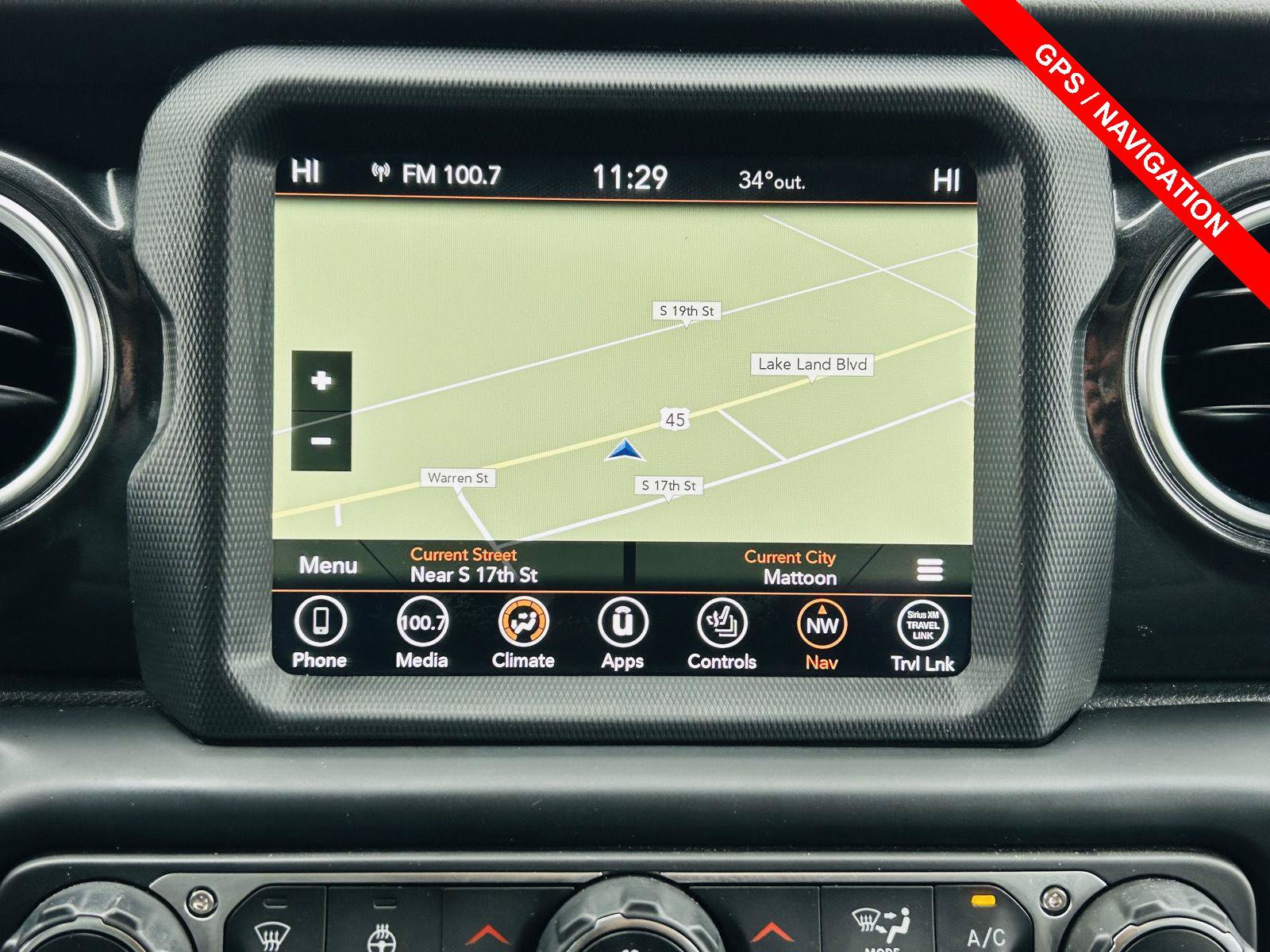 Used 2022 Jeep Wrangler Unlimited Sahara AWD/4WD image 4