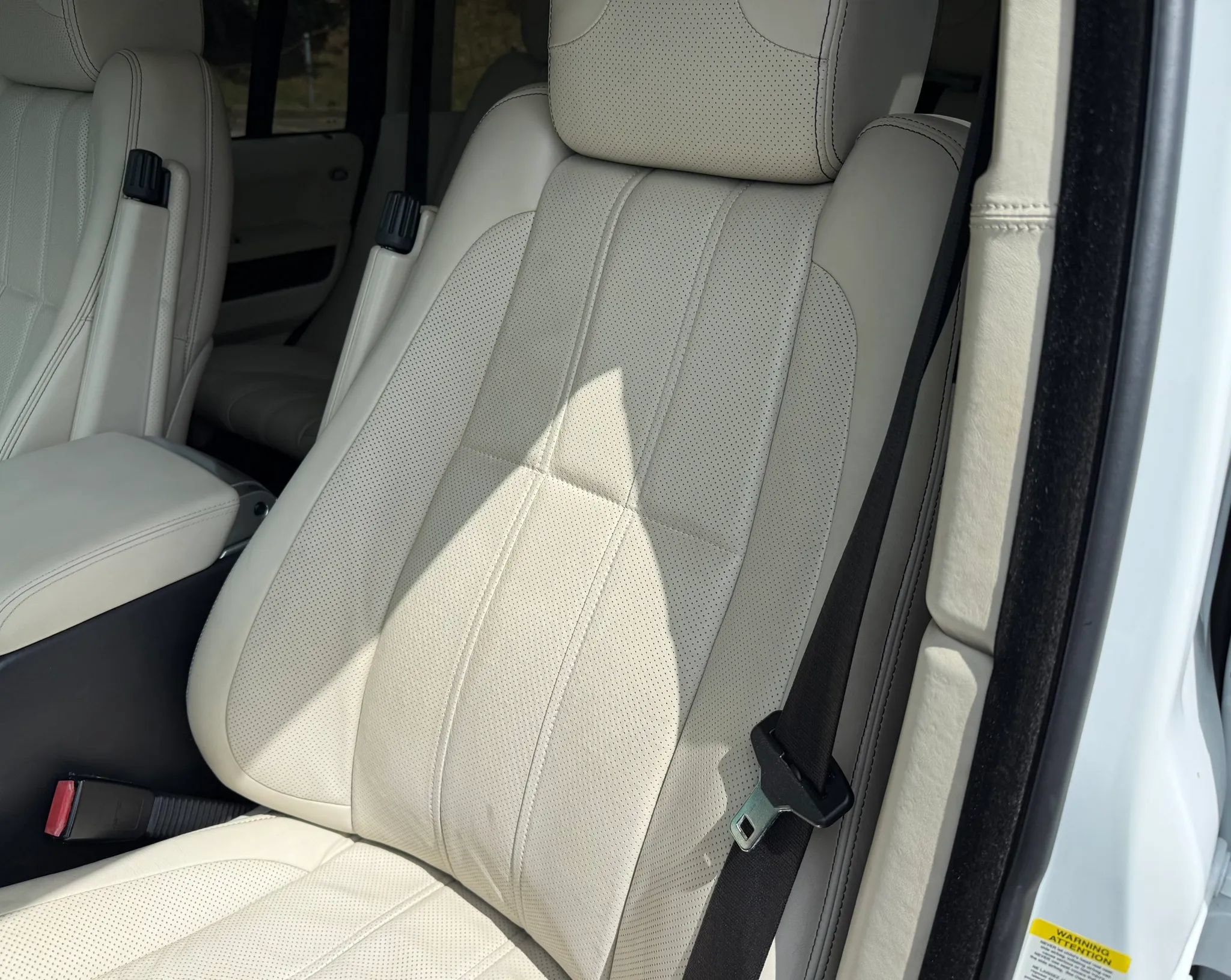 Used 2011 Land Rover Range Rover Autobiography AWD/4WD image 17