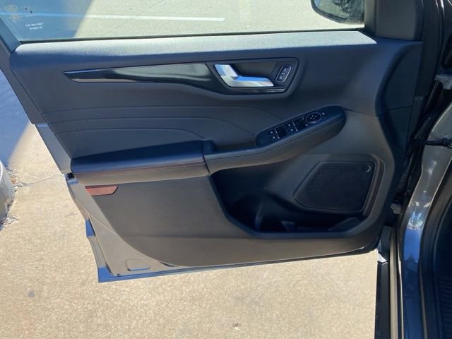 Used 2023 Ford Escape ST-Line image 17