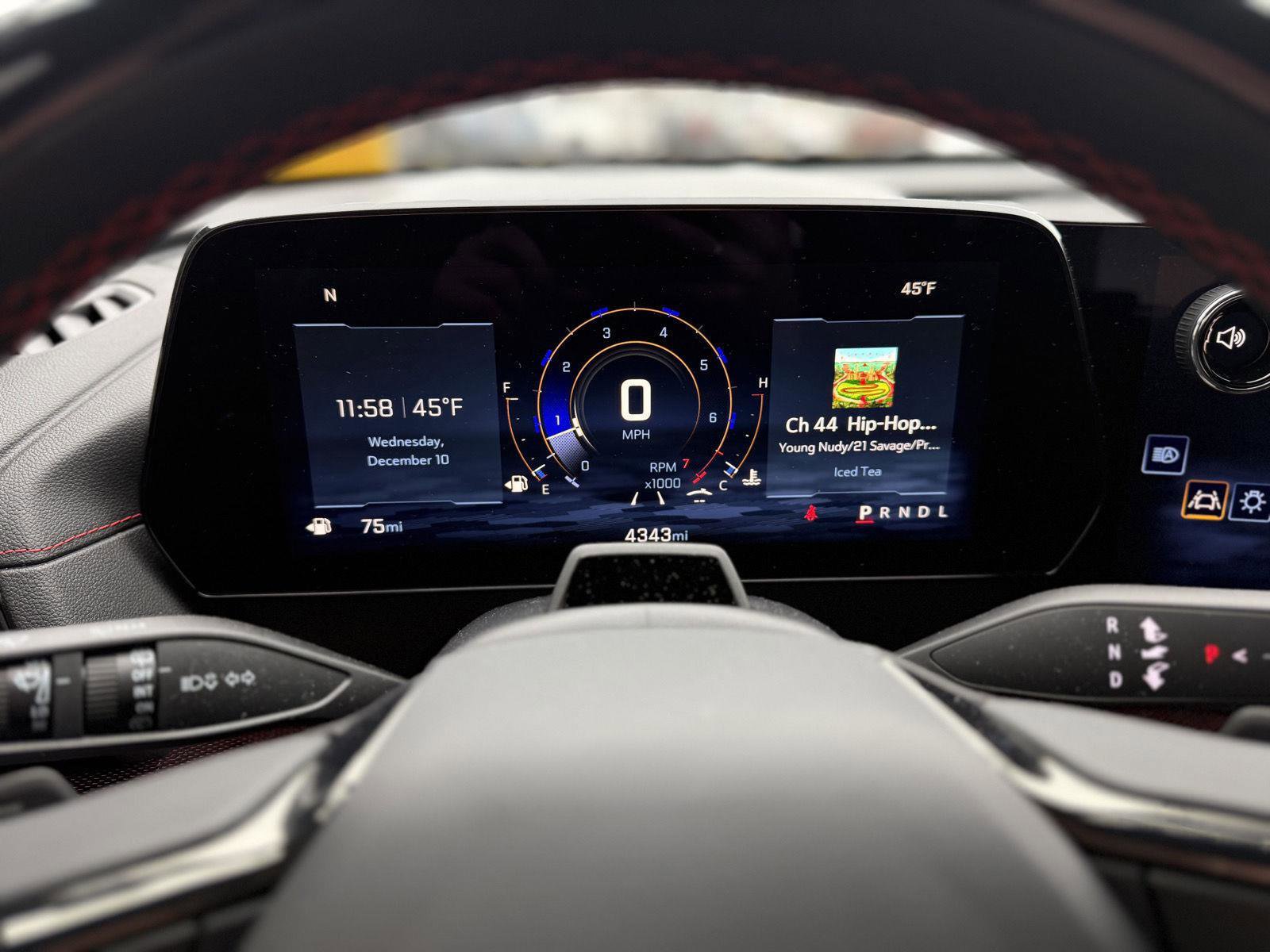 Used 2025 Chevrolet Traverse RS image 19