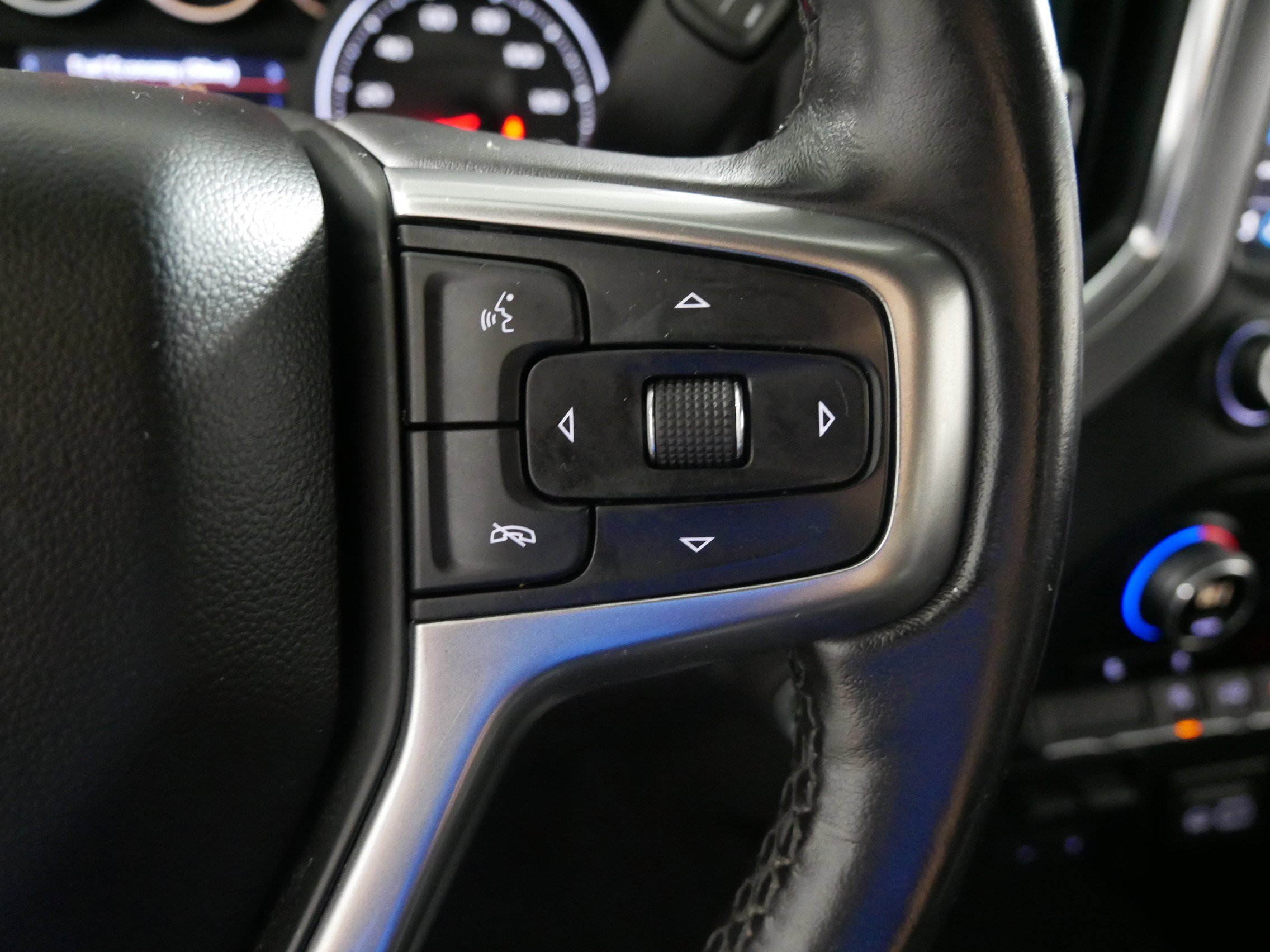 Used 2019 Chevrolet Silverado 1500 LT w/ All-Star Edition AWD/4WD image 28