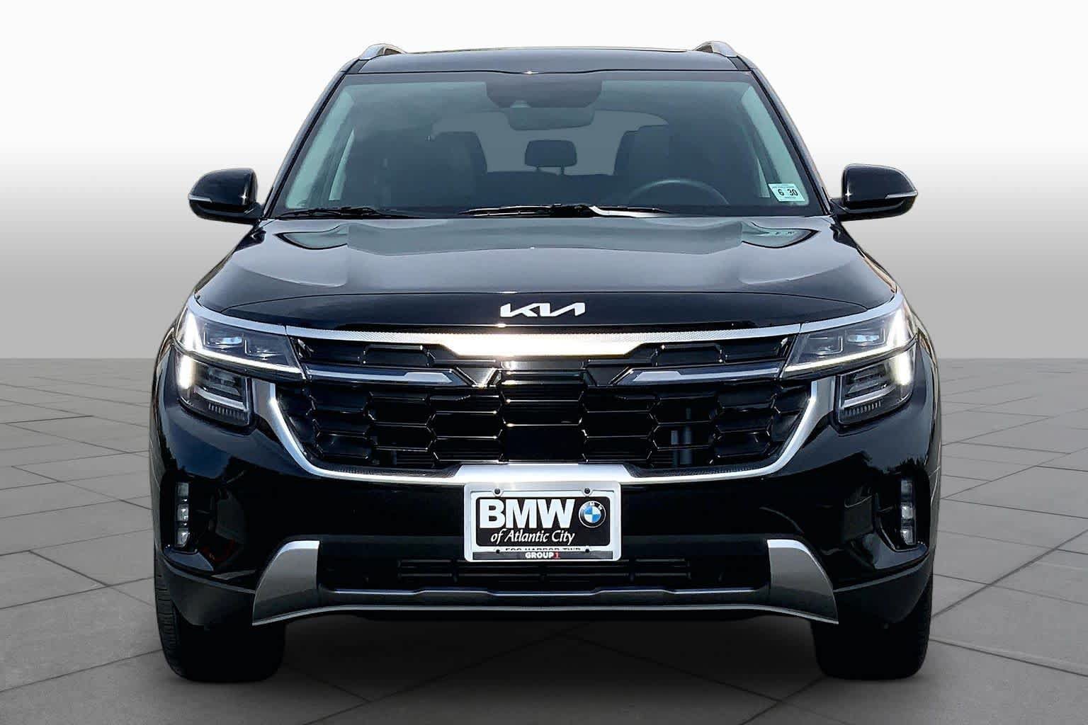 Used 2025 Kia Seltos SX w/ SX Sunroof Package AWD/4WD image 3