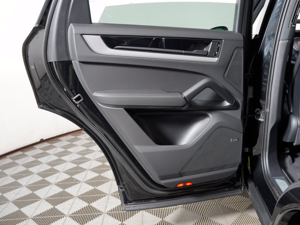 New 2026 Porsche Cayenne AWD/4WD image 32
