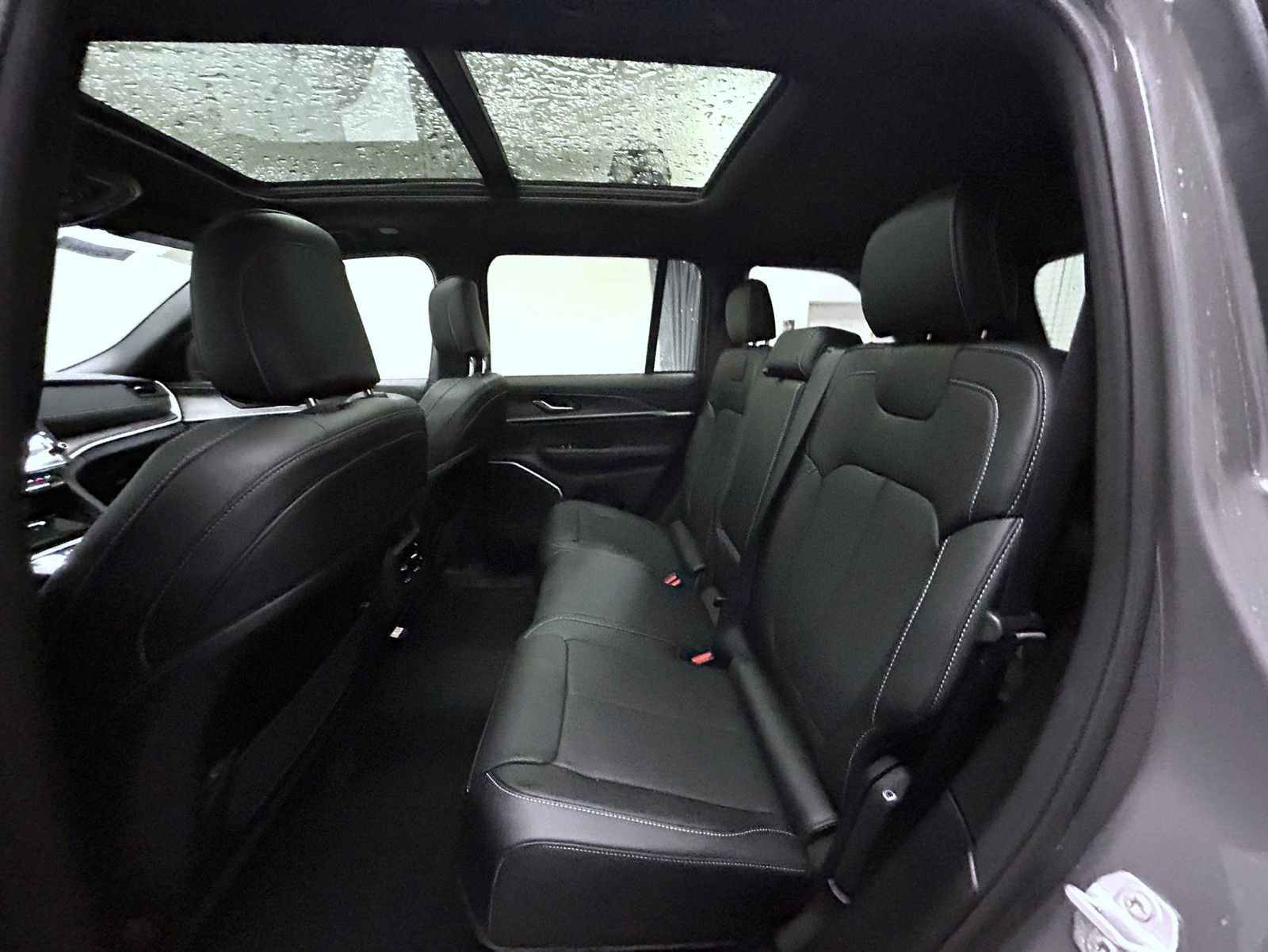 New 2027 Jeep Grand Cherokee Limited AWD/4WD image 19