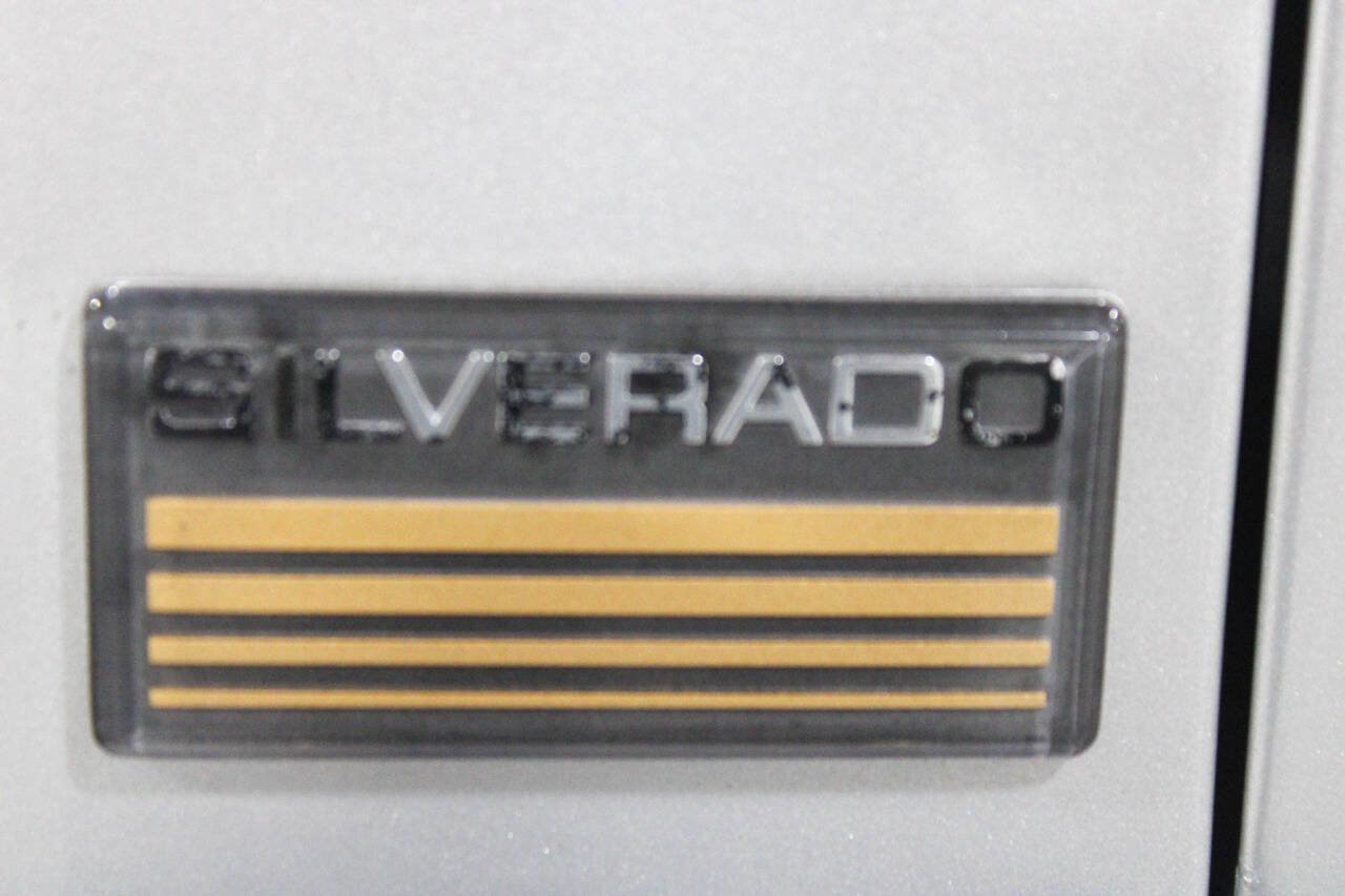 Used 1996 Chevrolet Silverado 1500 2WD Regular Cab image 32