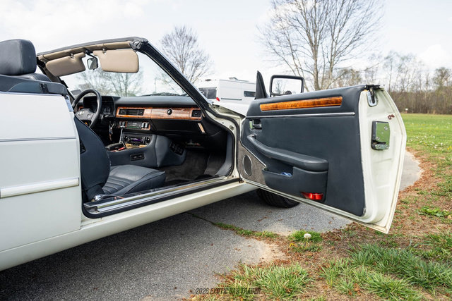 Used 1989 Jaguar XJS V12 Convertible image 43