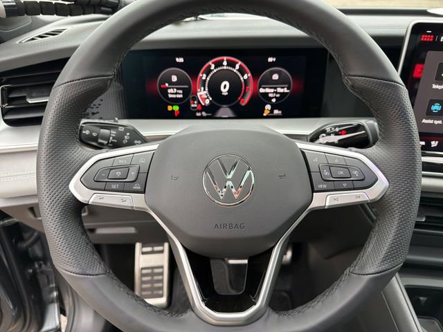 New 2026 Volkswagen Tiguan SE R-Line FWD image 15