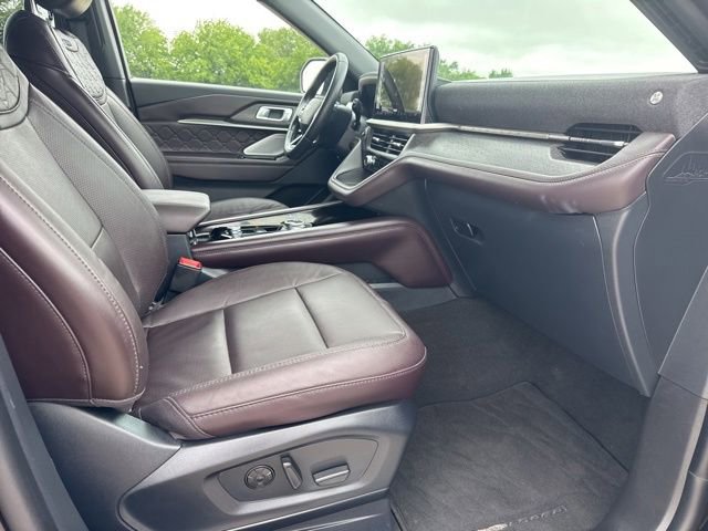 Used 2026 Ford Explorer Platinum w/ LUX Leather Package AWD/4WD image 20