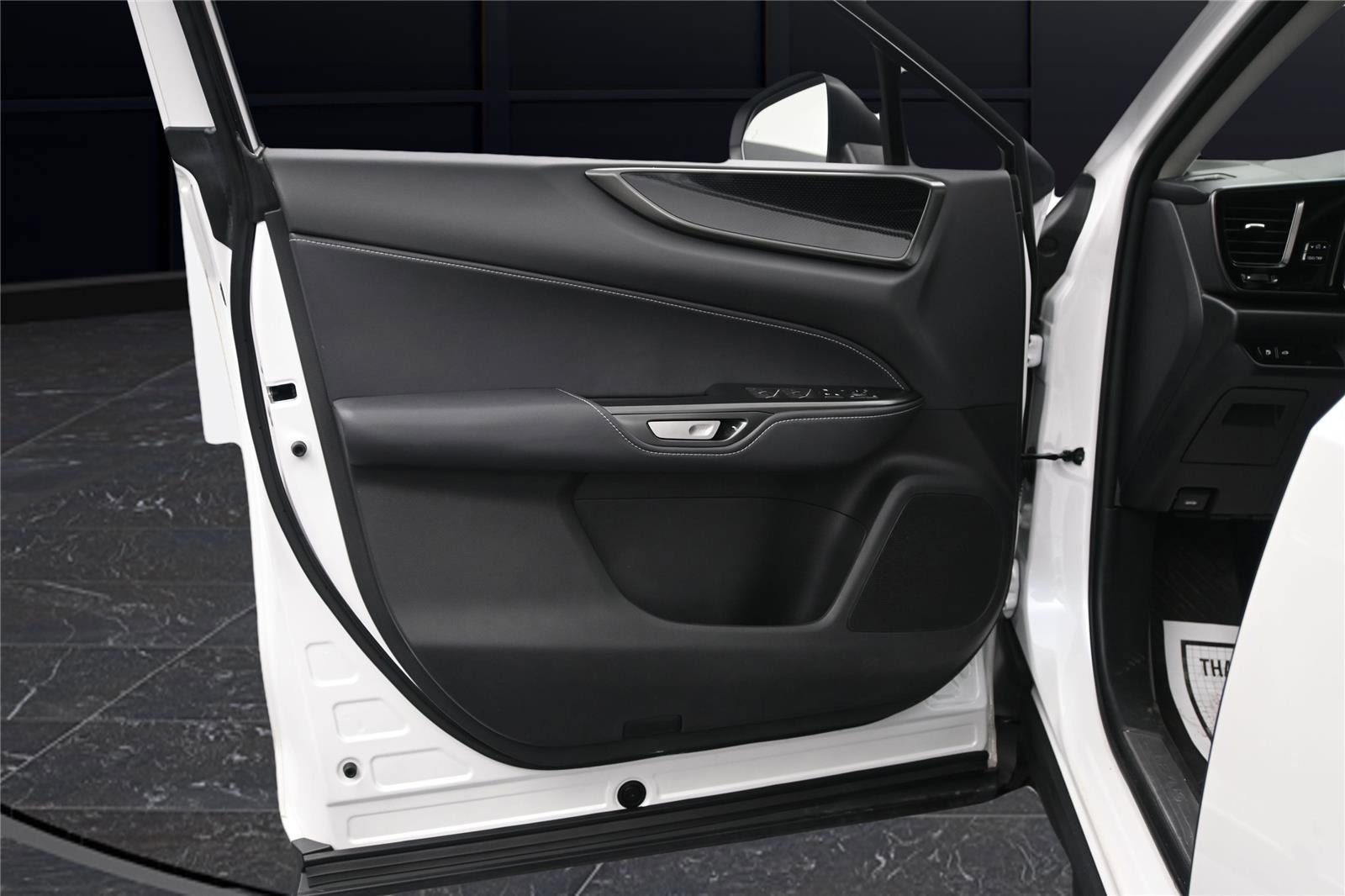 Used 2025 Lexus NX 250 AWD w/ Accessory Package (2T) image 8