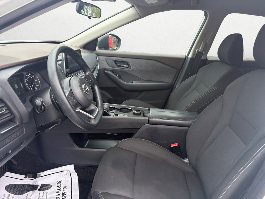 Used 2023 Nissan Rogue S image 8