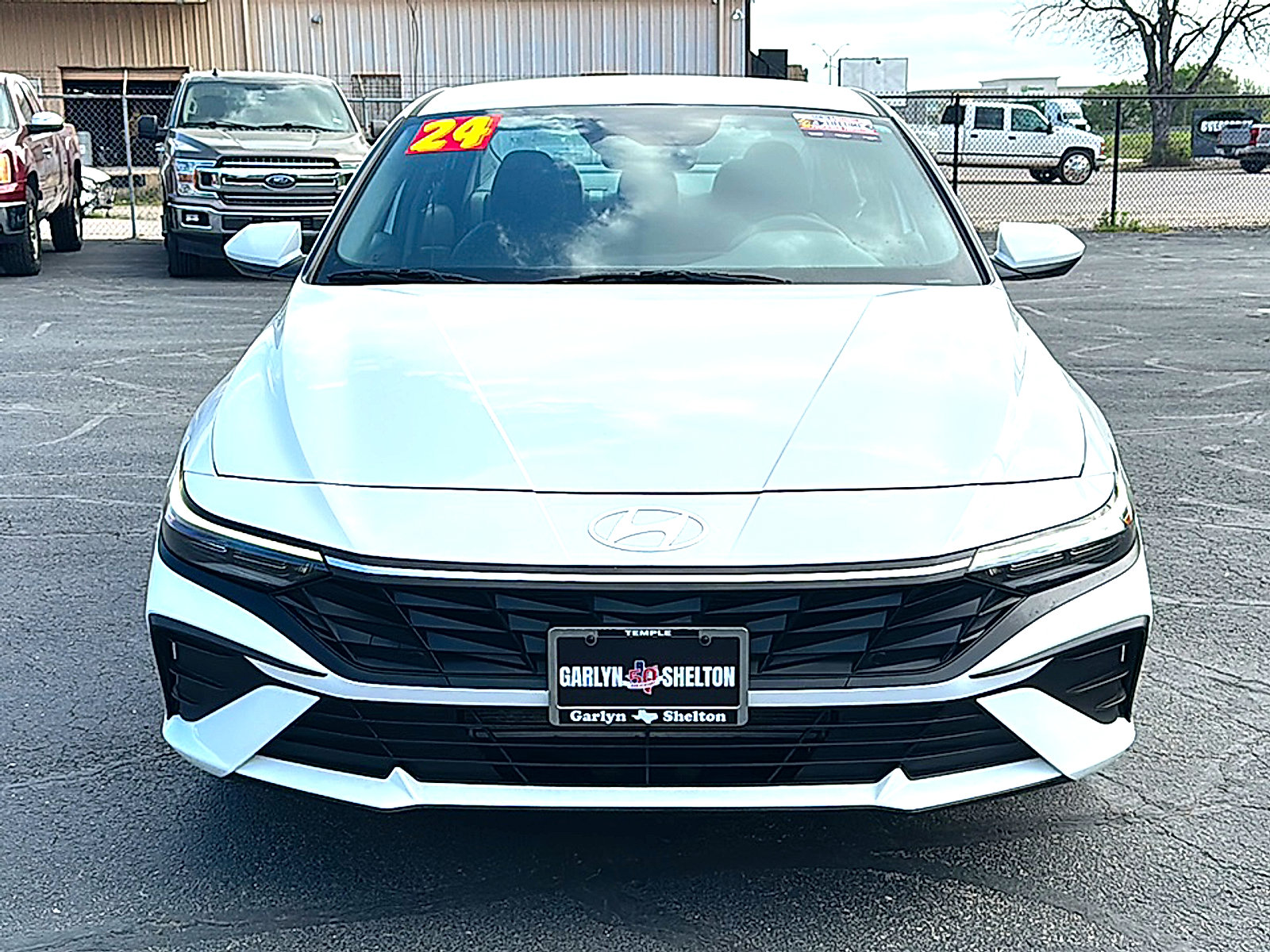 Used 2024 Hyundai Elantra SEL FWD image 11