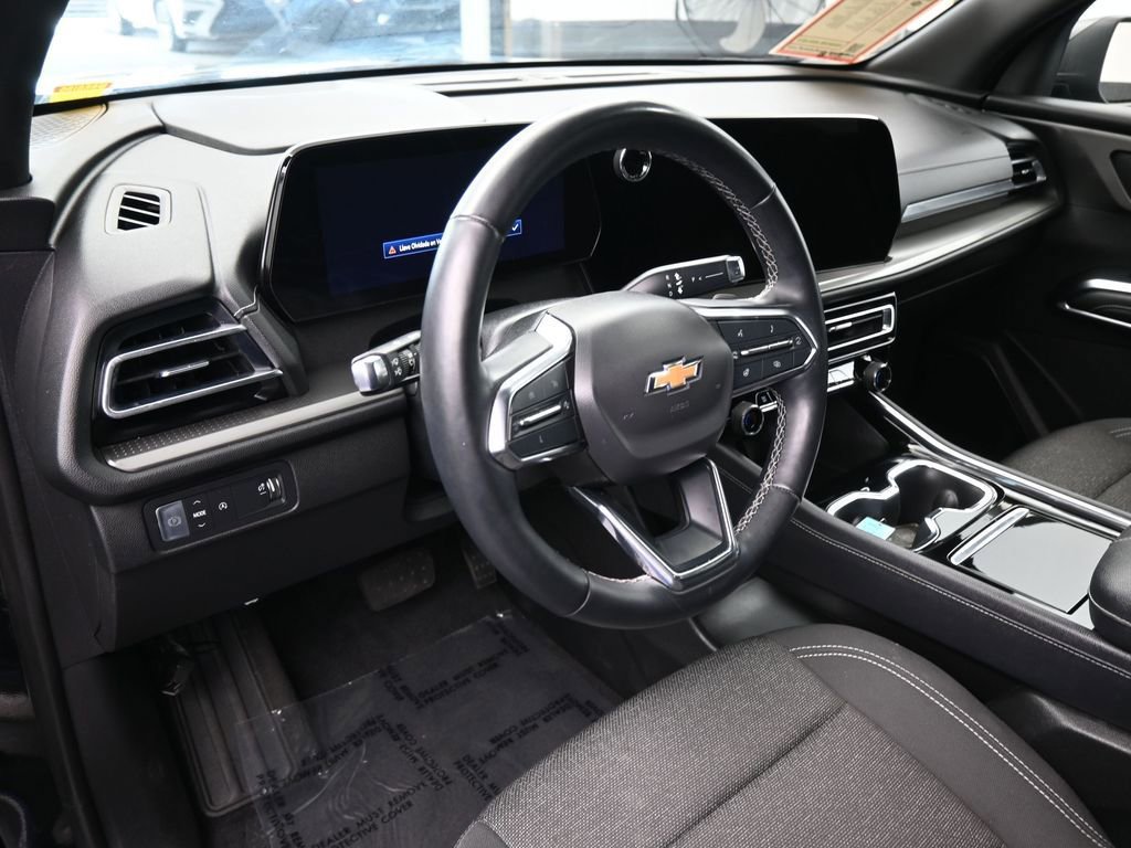 Used 2024 Chevrolet Traverse LS image 10