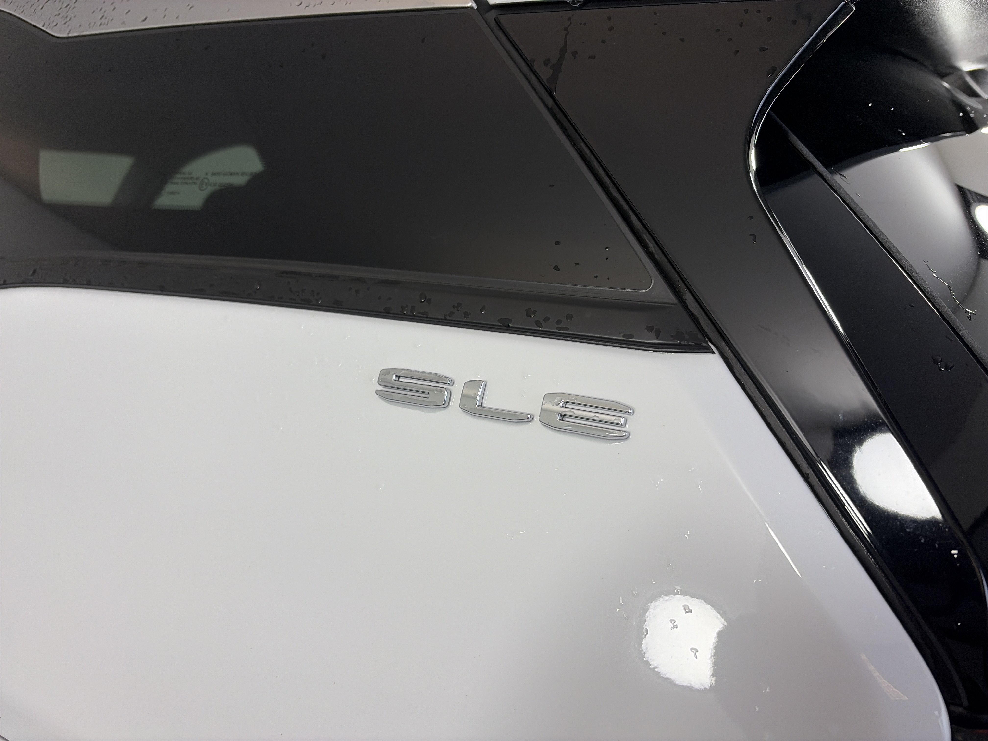 Used 2024 GMC Terrain SLE AWD/4WD image 17
