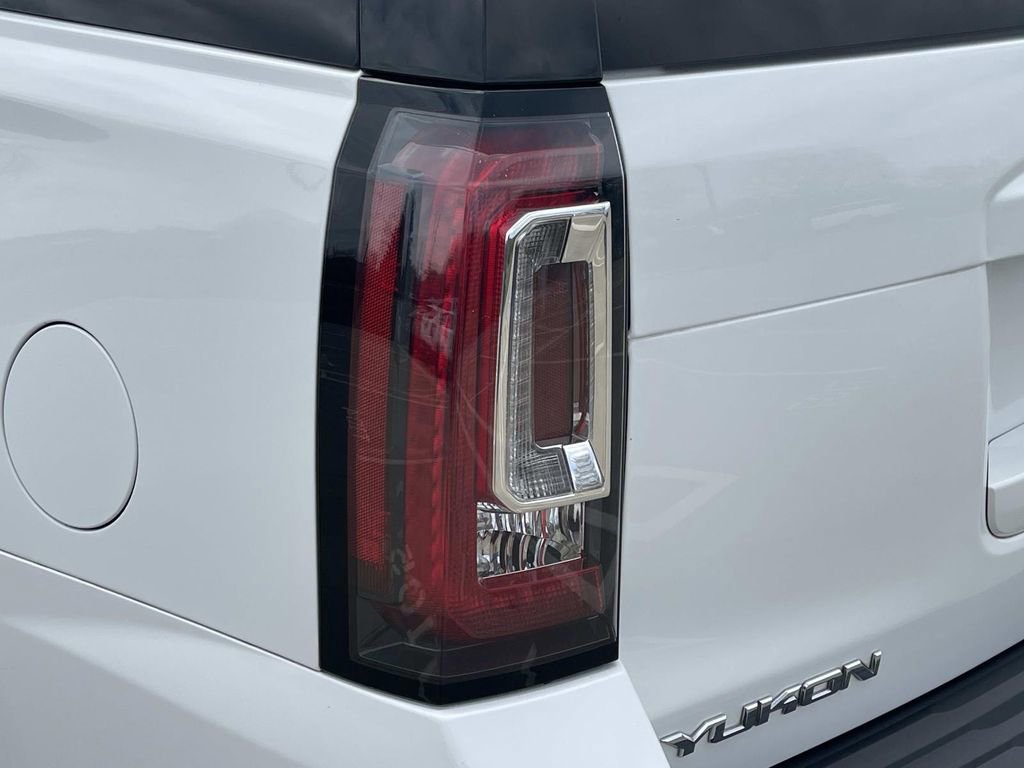 Used 2018 GMC Yukon SLT AWD/4WD image 10