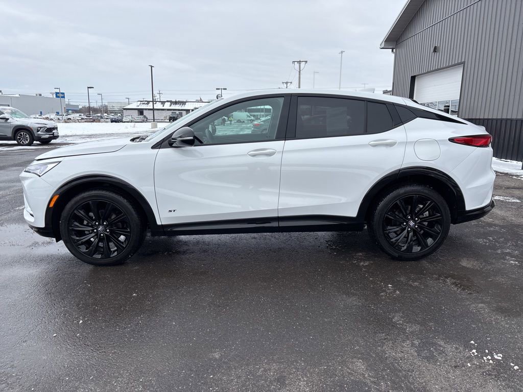 Used 2025 Buick Envista Sport Touring w/ Experience Buick Package image 4