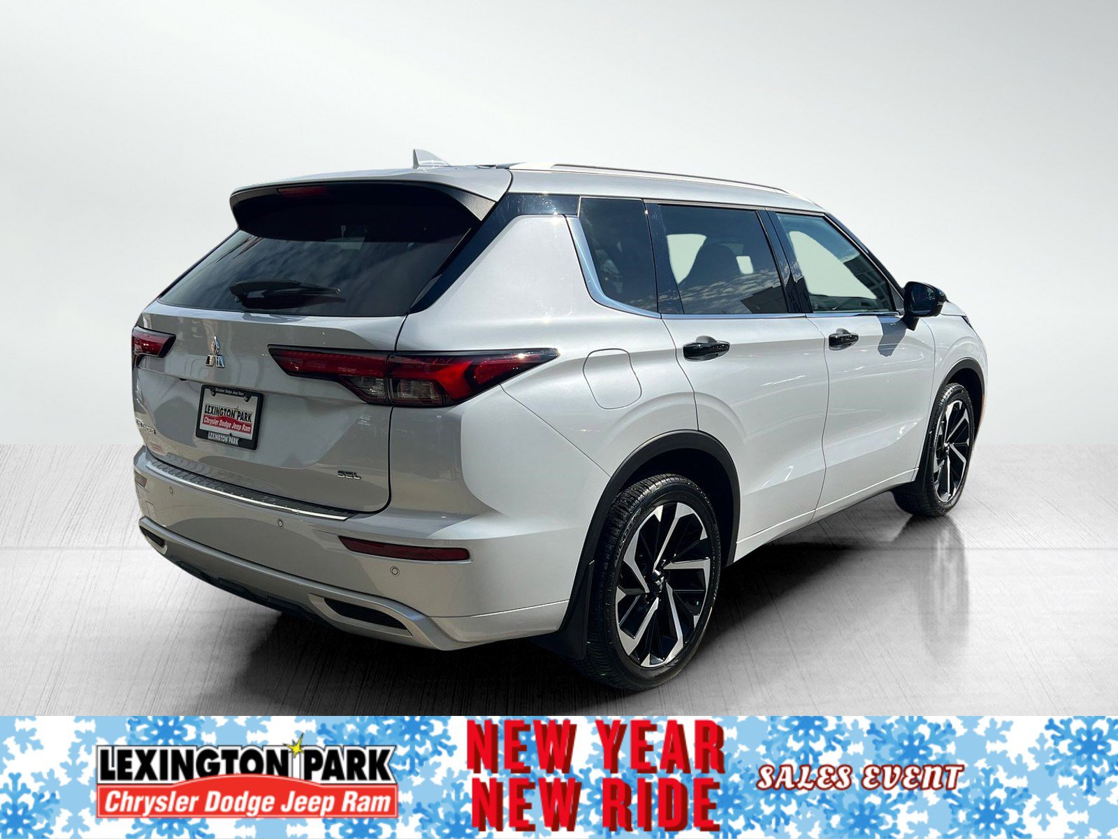 Used 2023 Mitsubishi Outlander SEL image 8