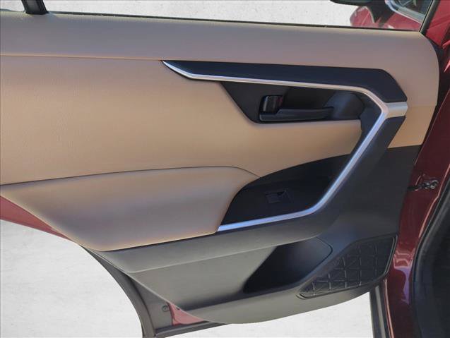 Certified 2022 Toyota RAV4 LE AWD/4WD image 9