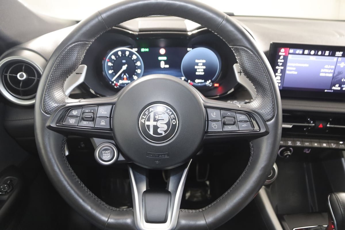 Used 2024 Alfa Romeo Tonale Veloce AWD/4WD image 39