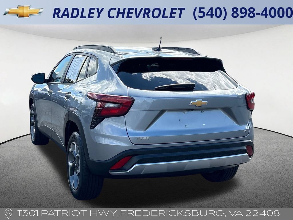 Used 2025 Chevrolet Trax LT w/ LT Convenience Package FWD image 18