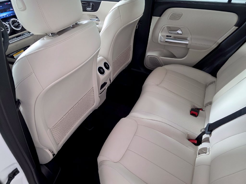 New 2026 Mercedes-Benz GLA 250 image 12