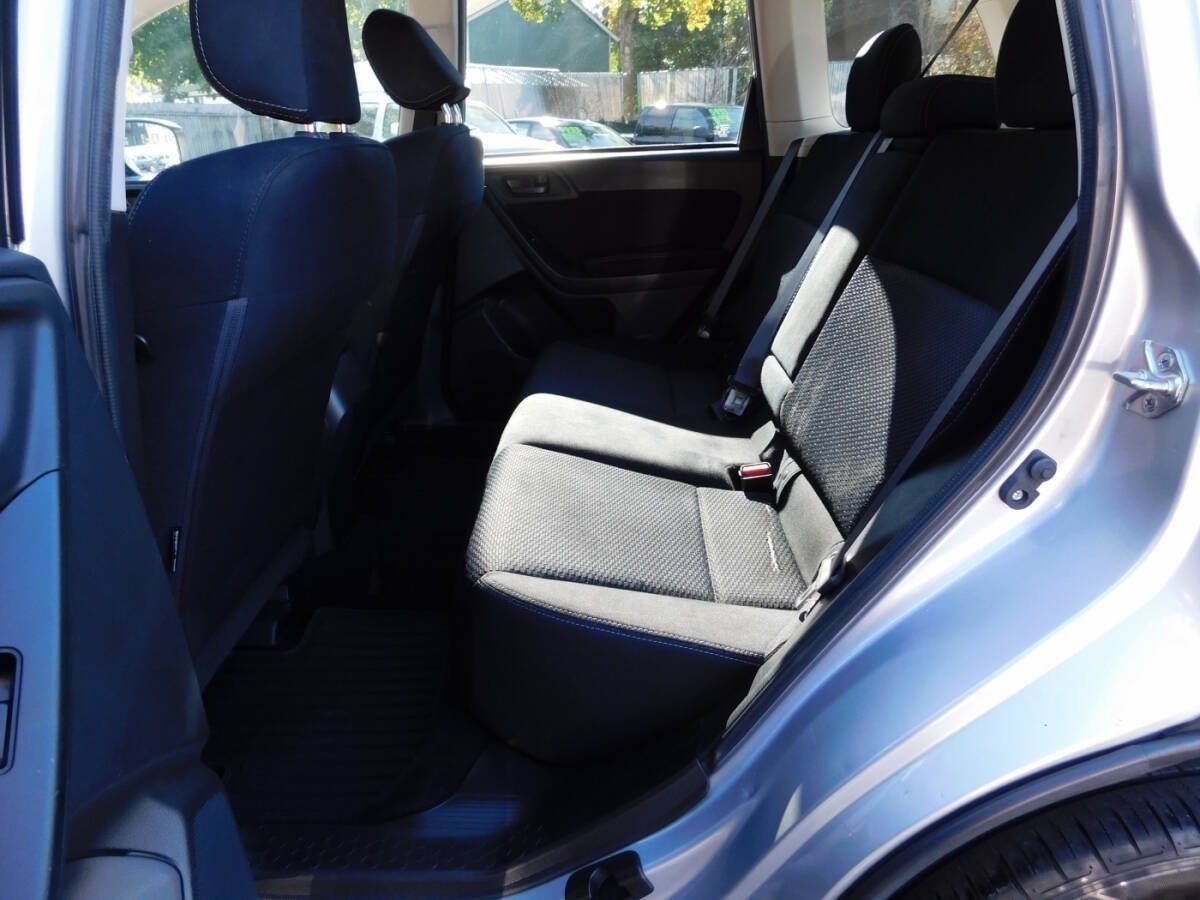 Used 2015 Subaru Forester 2.5i Premium AWD/4WD image 7