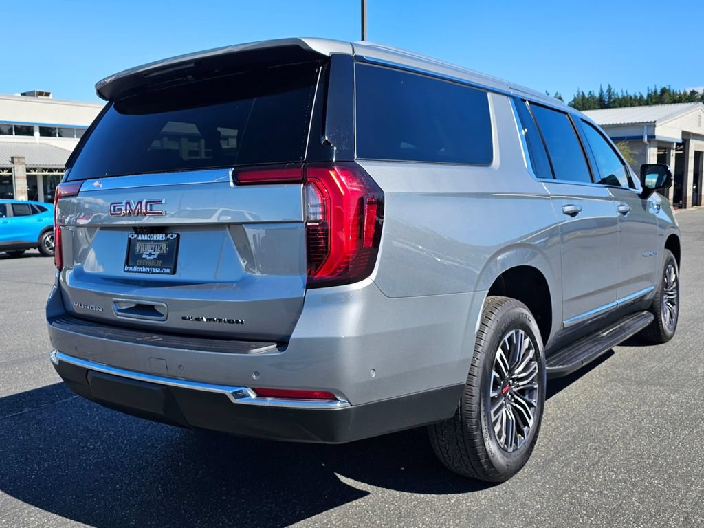 Used 2025 GMC Yukon XL Elevation w/ Elevation Premium Package AWD/4WD image 3